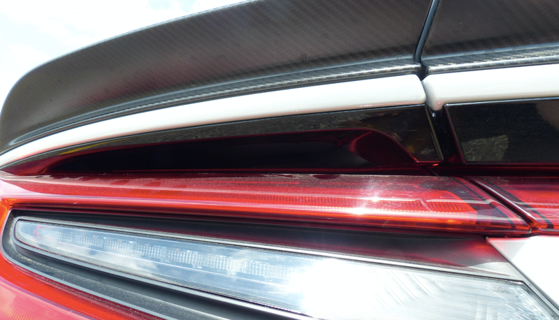 Illustration for article titled What It's Like Stepping Out Of A 250,000 Mile Junker And Into A $150,000 Acura NSX